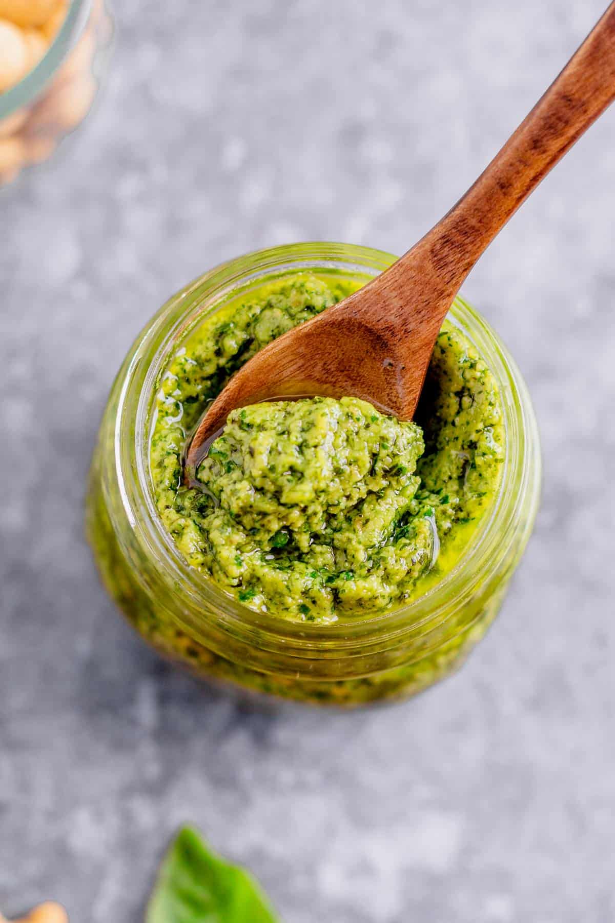 Uretfærdig Stereotype Automatisering Pesto Recipe With Cashew - The Yummy Bowl