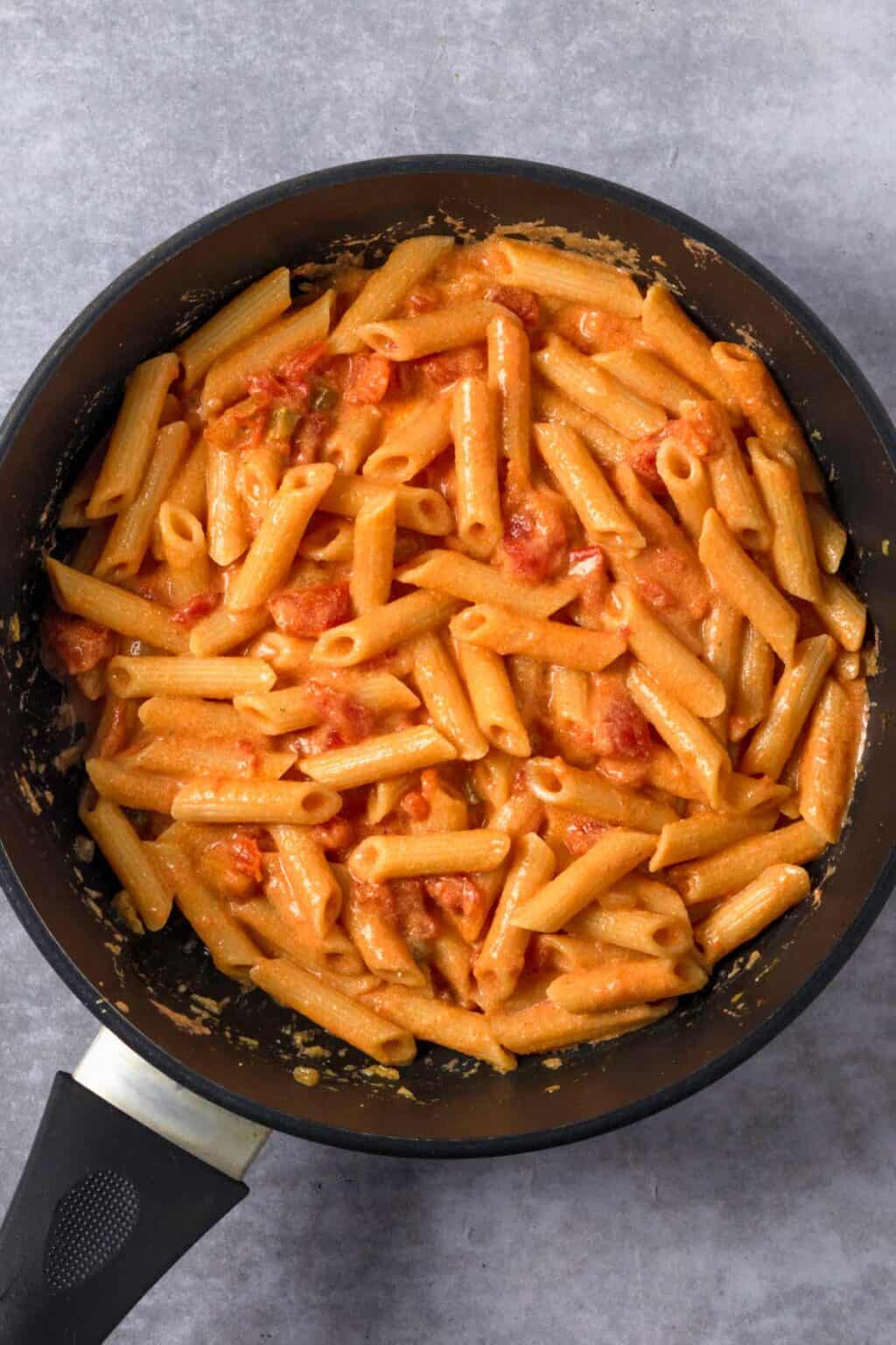 Chicken Fajita Pasta - The Yummy Bowl