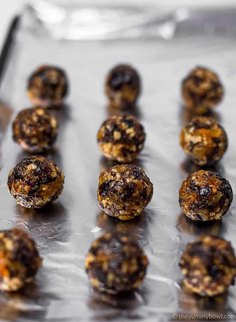 No Bake Chocolate Energy Bites with Dried Fruit