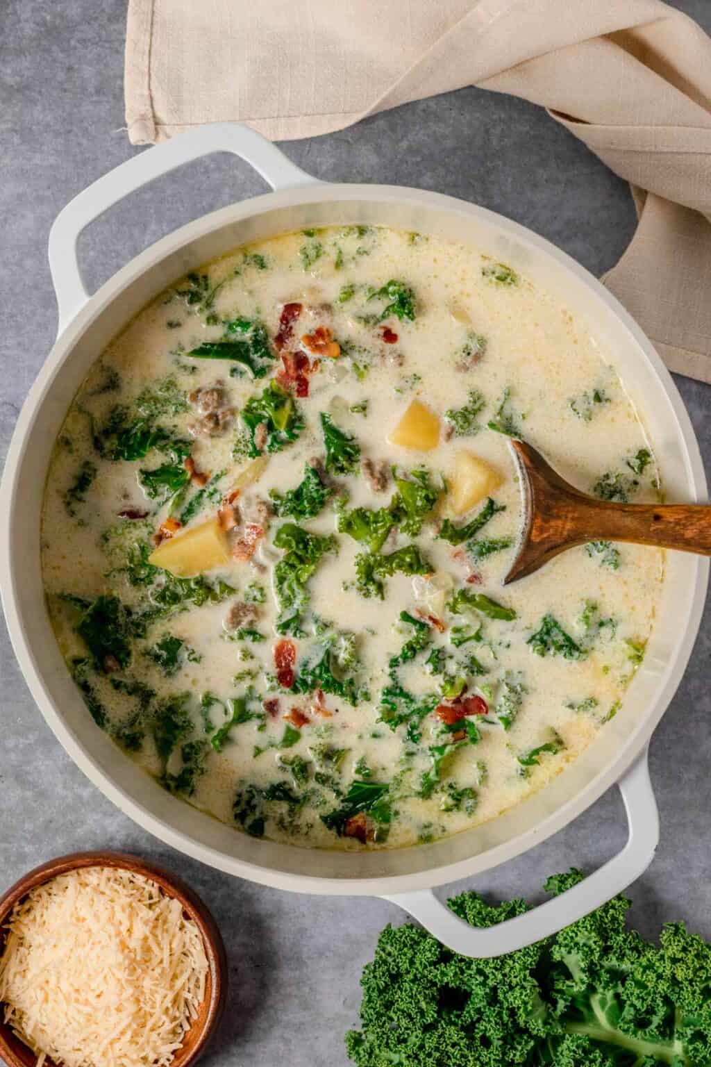 One Pot Zuppa Toscana Soup (Better Than Olive Garden's) - The Yummy Bowl