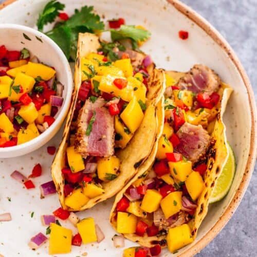 5 Minute Tuna Tacos With Mango Salsa The Yummy Bowl