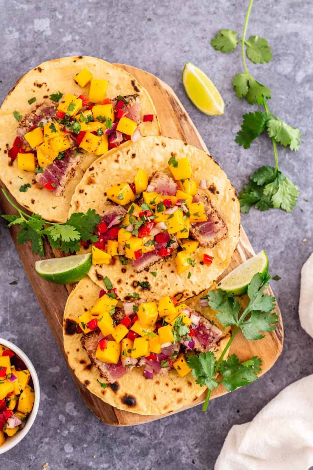 5 Minute Tuna Tacos With Mango Salsa - The Yummy Bowl