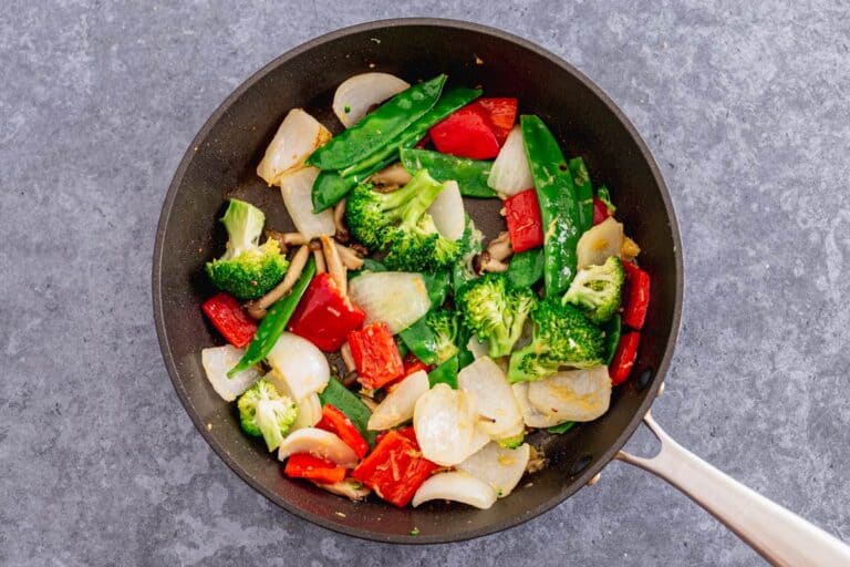 Quick Veggie & Tofu Stir Fry - The Yummy Bowl