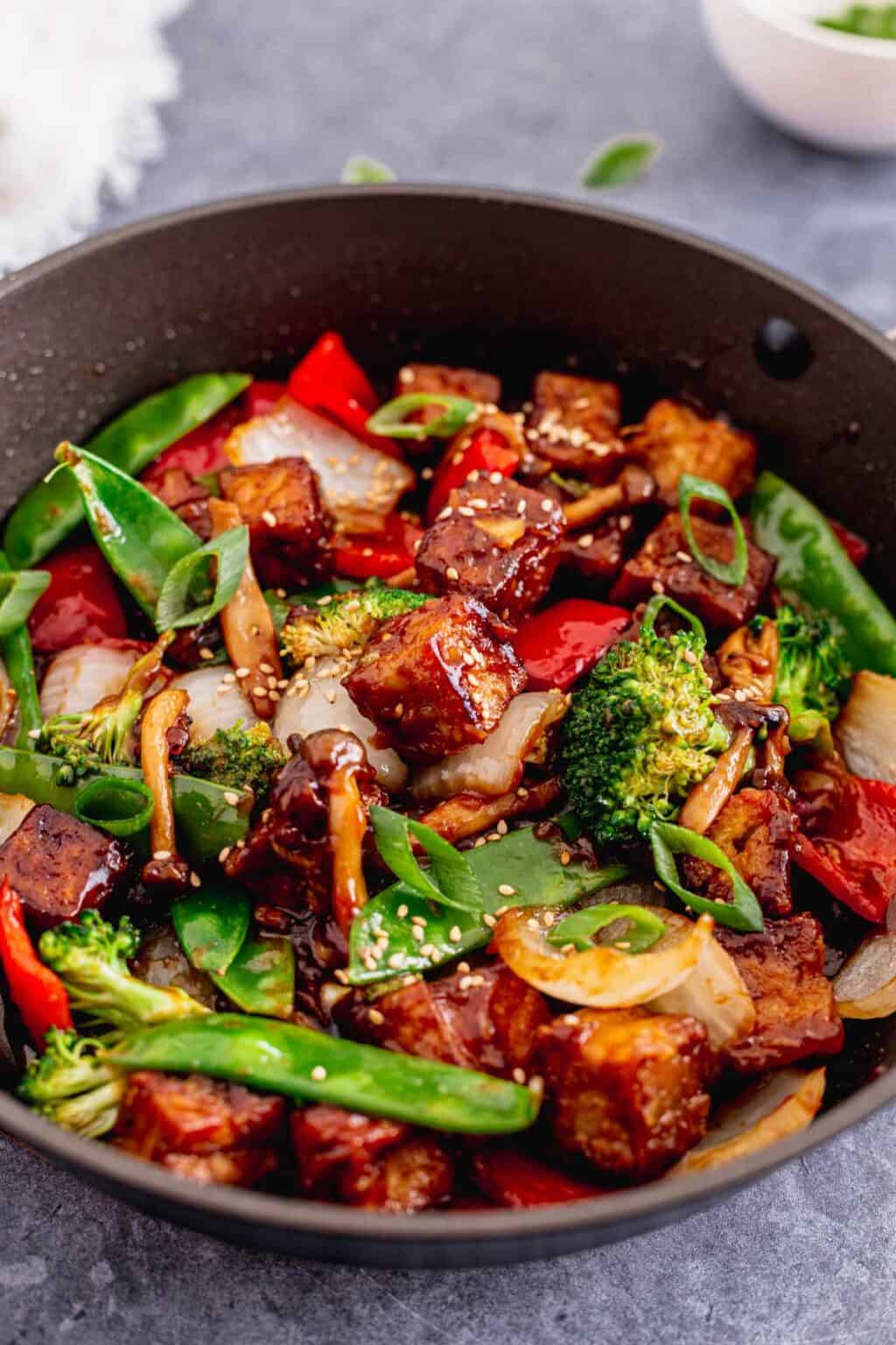 Quick Veggie & Tofu Stir Fry - The Yummy Bowl