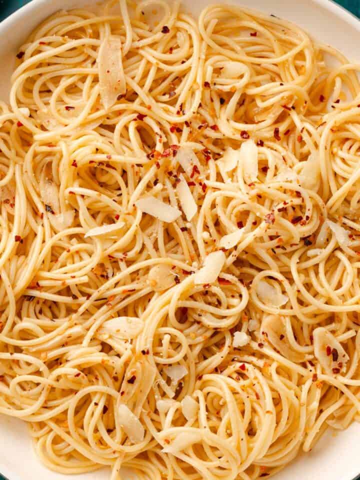 Classic Spaghetti aglio e olio.