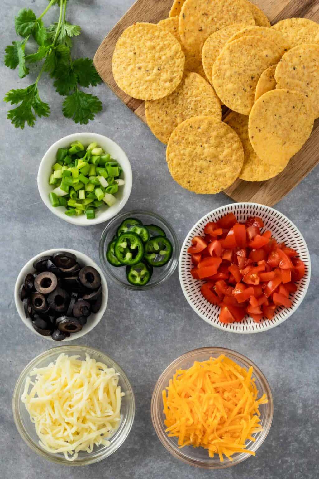 The Best Loaded Air Fryer Nachos - The Yummy Bowl