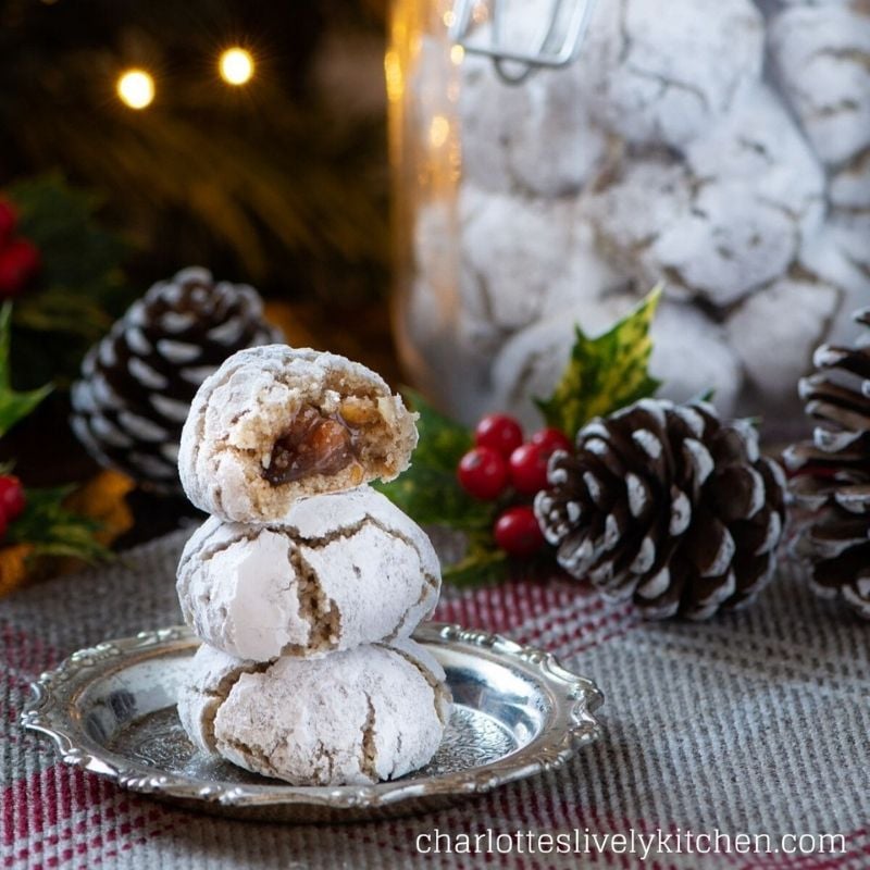 amaretti biscuits