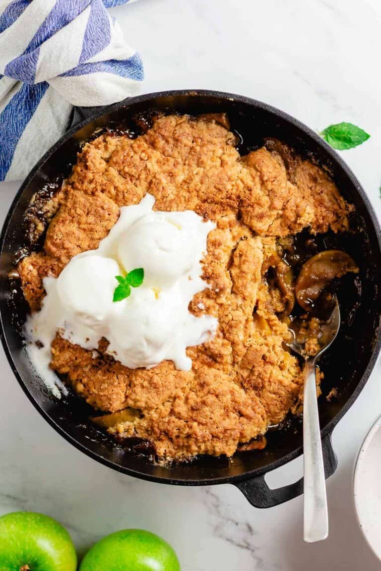 gluten-free-apple-cobbler-the-yummy-bowl