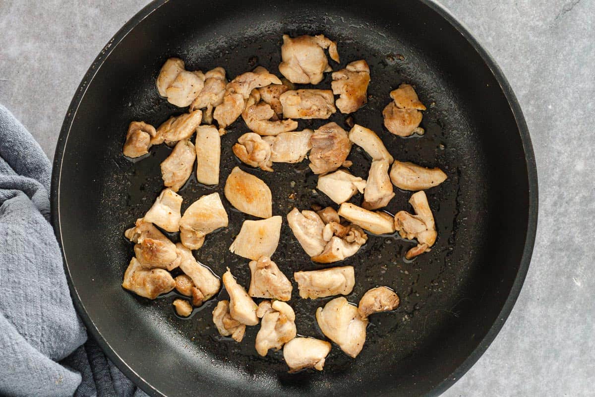 cooked chicken pieces