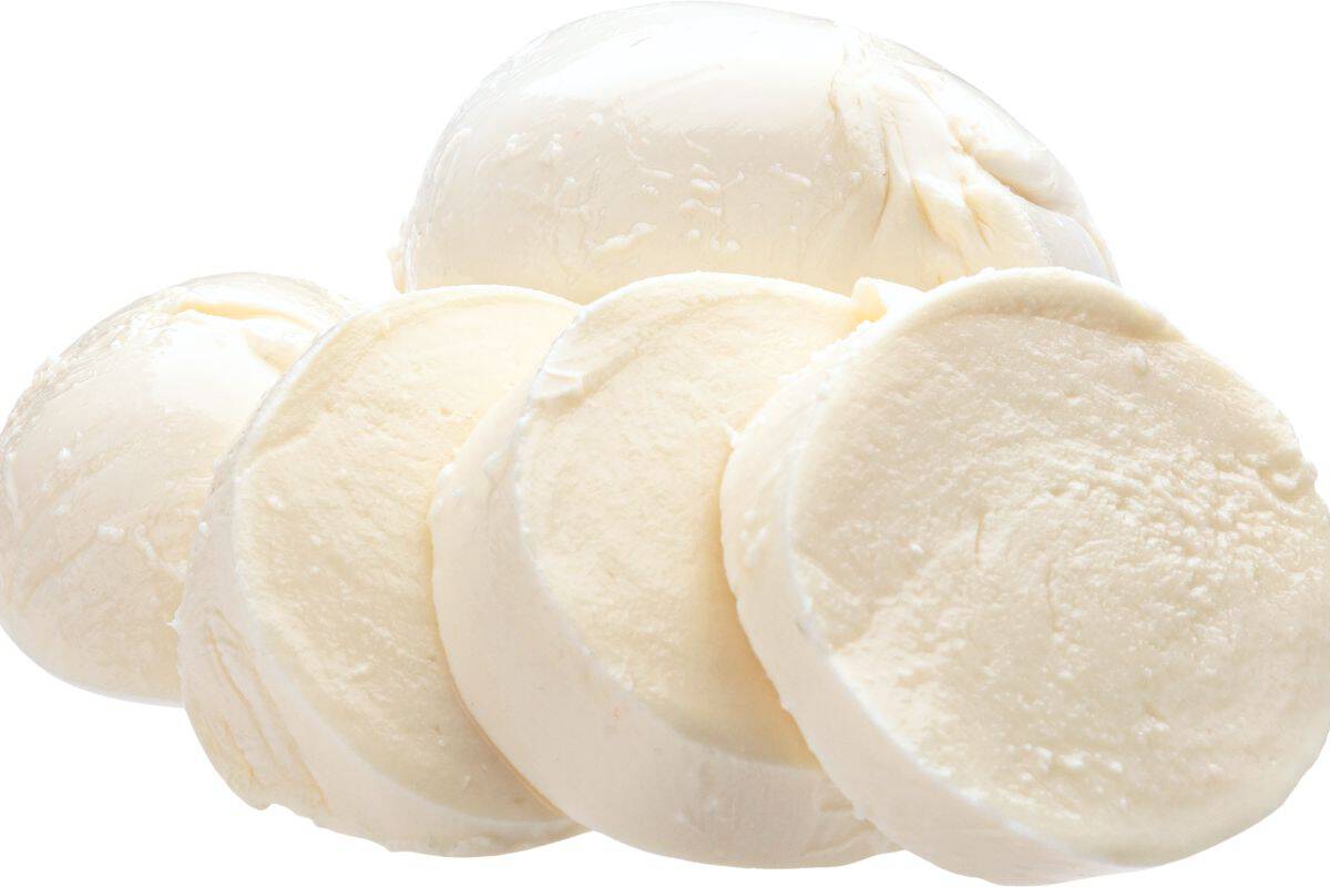 Mozzarella is one of the Best Oaxaca Cheese Substitutes.