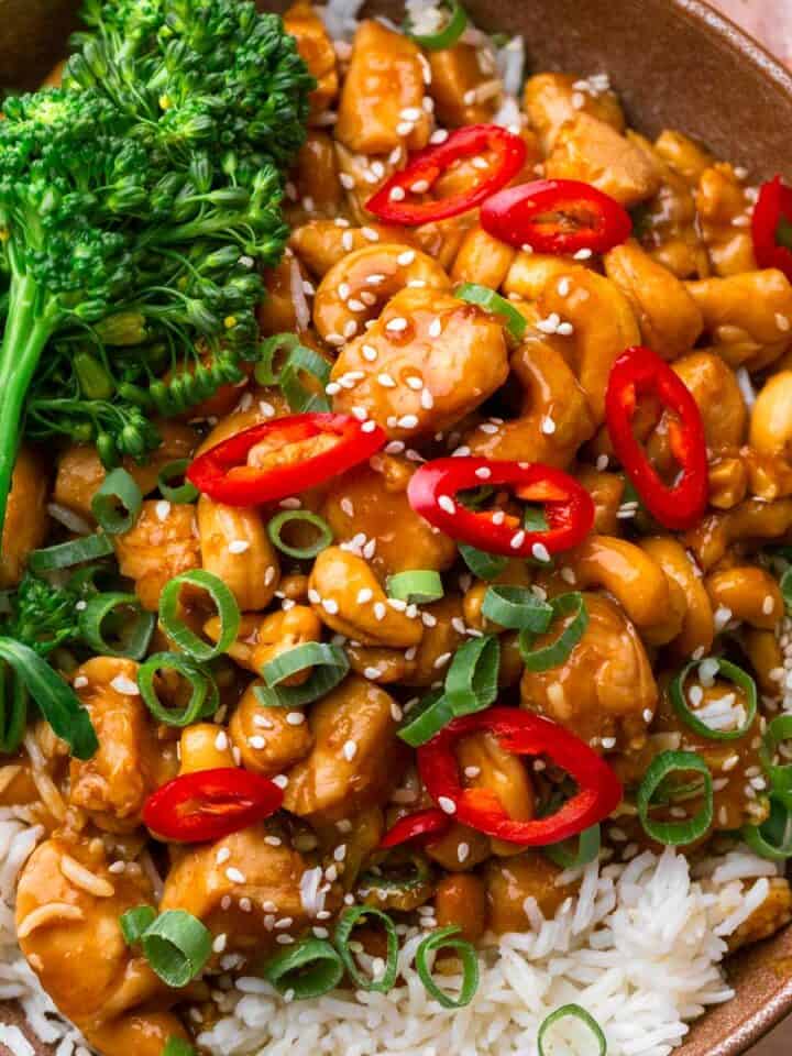 Delicious Asian Cashew Chicken Bowl with rice.