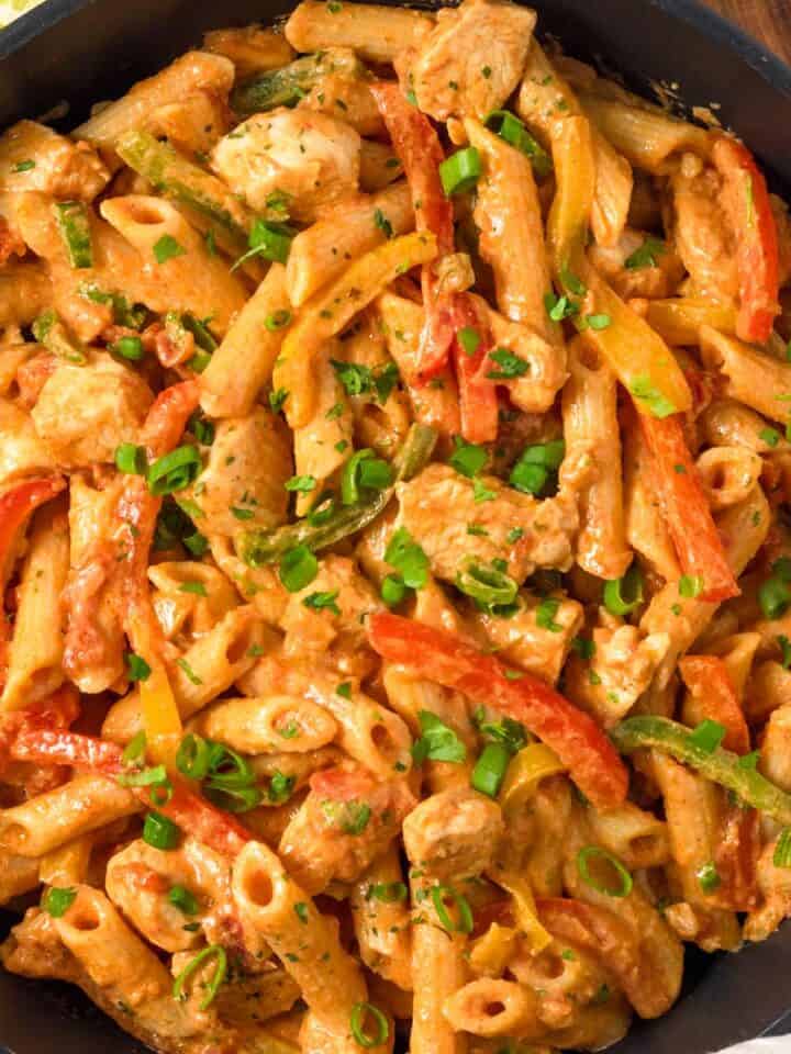 one pot chicken fajita pasta skillet.