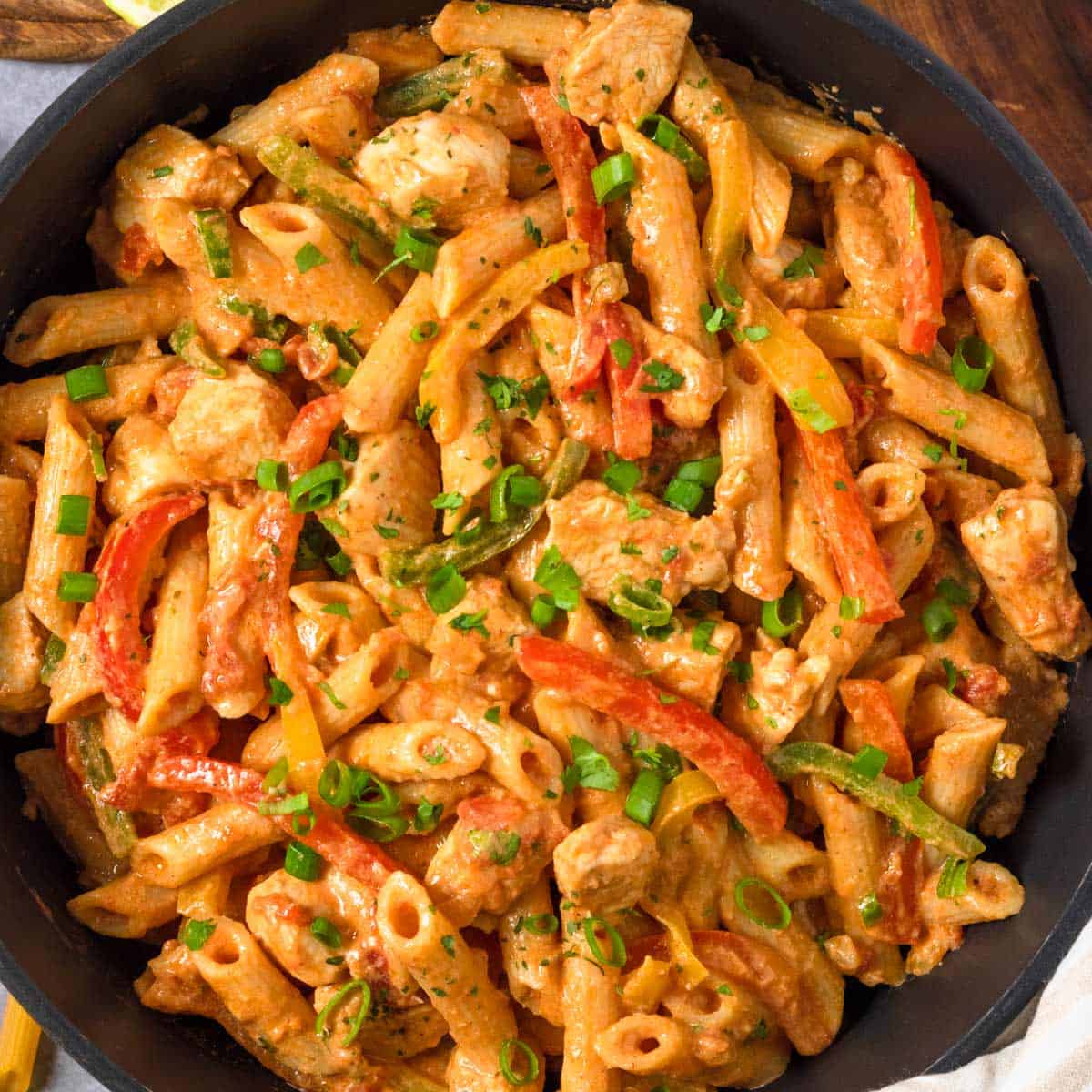 Chicken Fajita Pasta - The Yummy Bowl