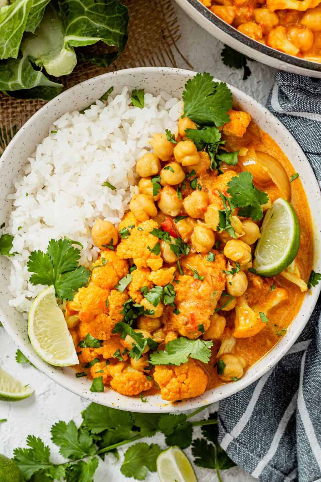 Creamy Vegan Chickpea Cauliflower Curry - The Yummy Bowl