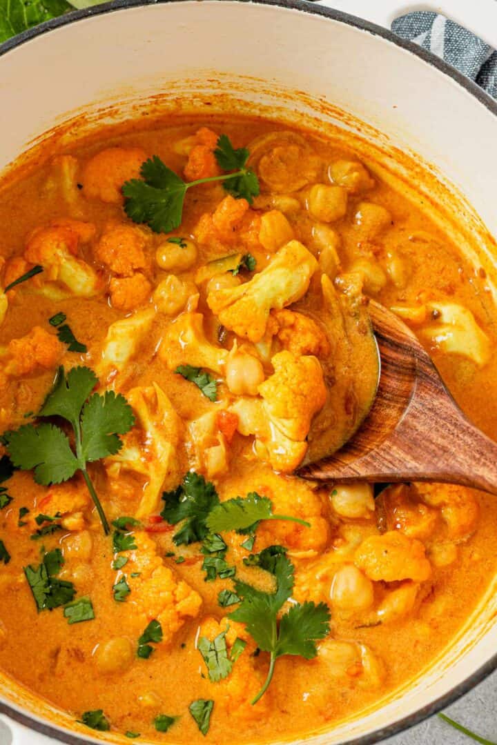 Creamy Vegan Chickpea Cauliflower Curry - The Yummy Bowl