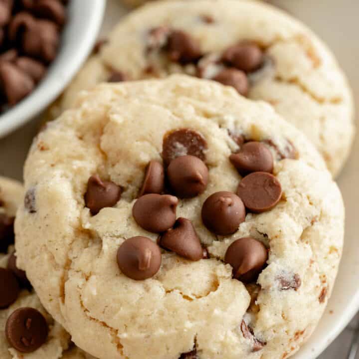 thesechocolate chip cookies are perfect and made without brown sugar