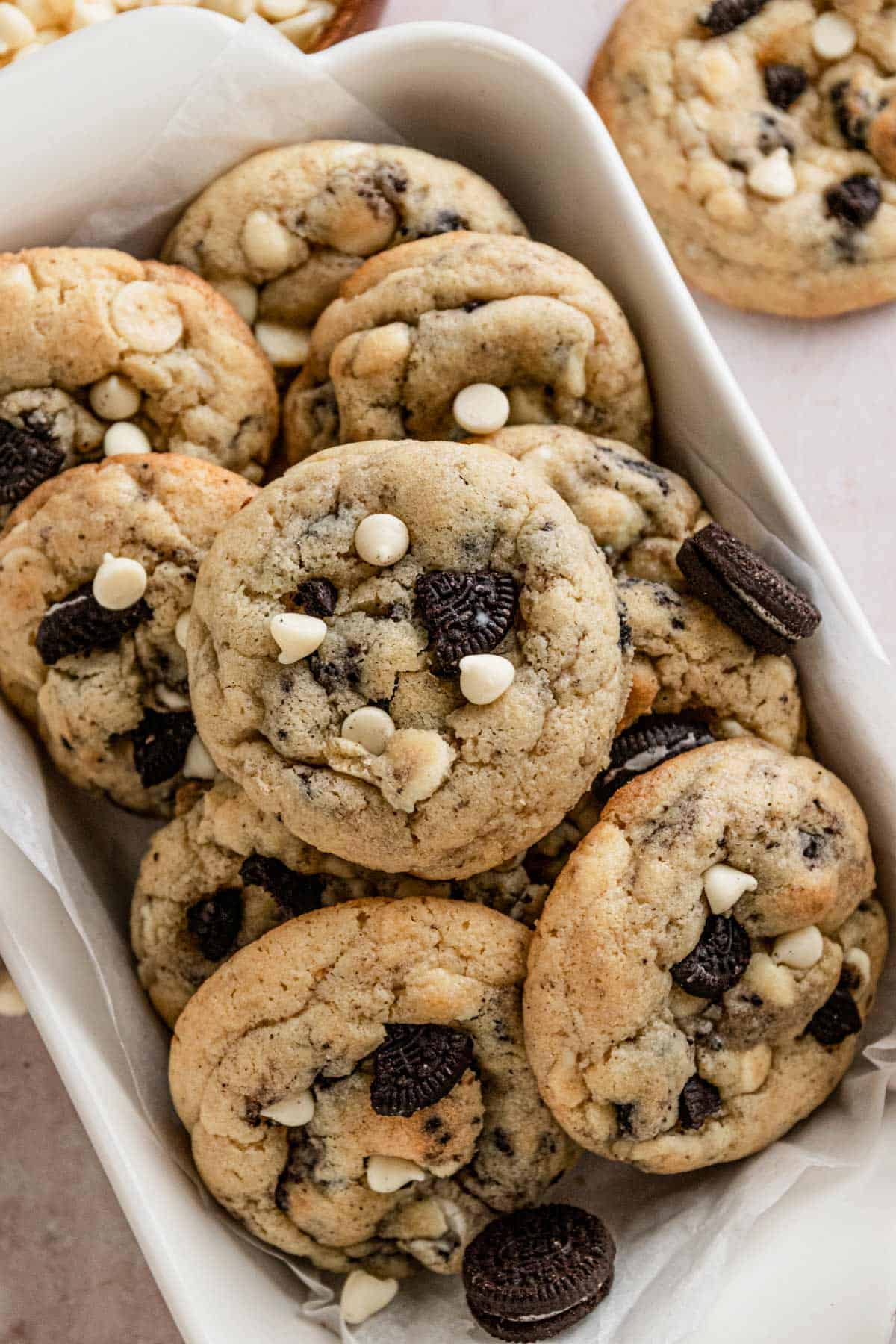 a stack of oreo cream cheese cookies