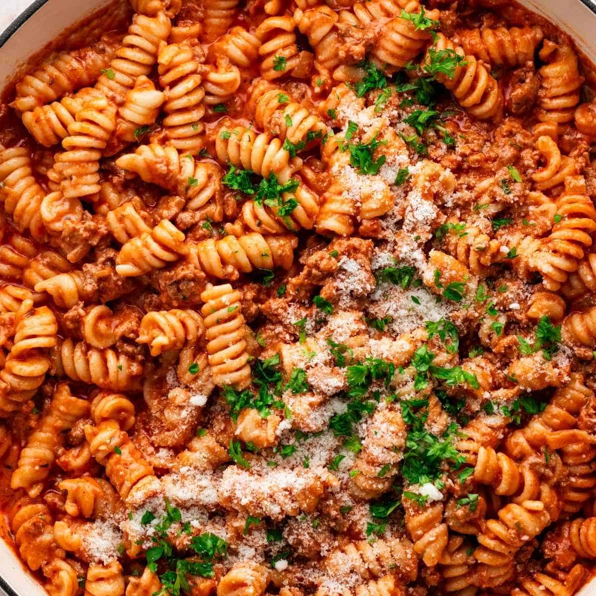 Quick and Creamy Tomato Ground Beef Pasta Recipe