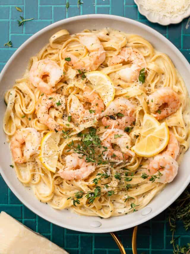 garlic butter shrimp pasta in creamy sauce.