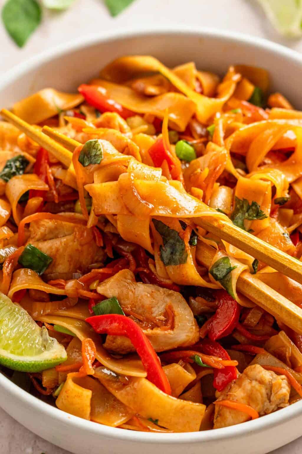 Spicy Drunken Noodles Recipe (Better Than Take-Out!) - The Yummy Bowl