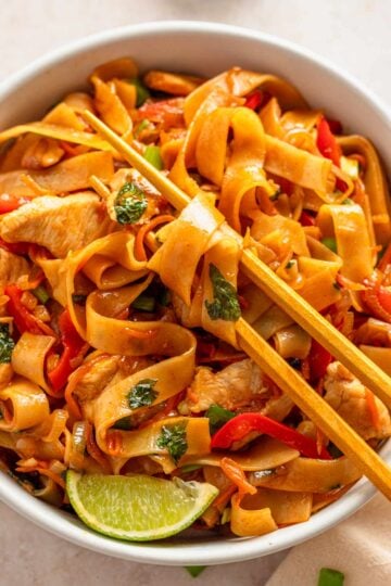 Spicy Drunken Noodles Recipe (Better Than Take-Out!) - The Yummy Bowl