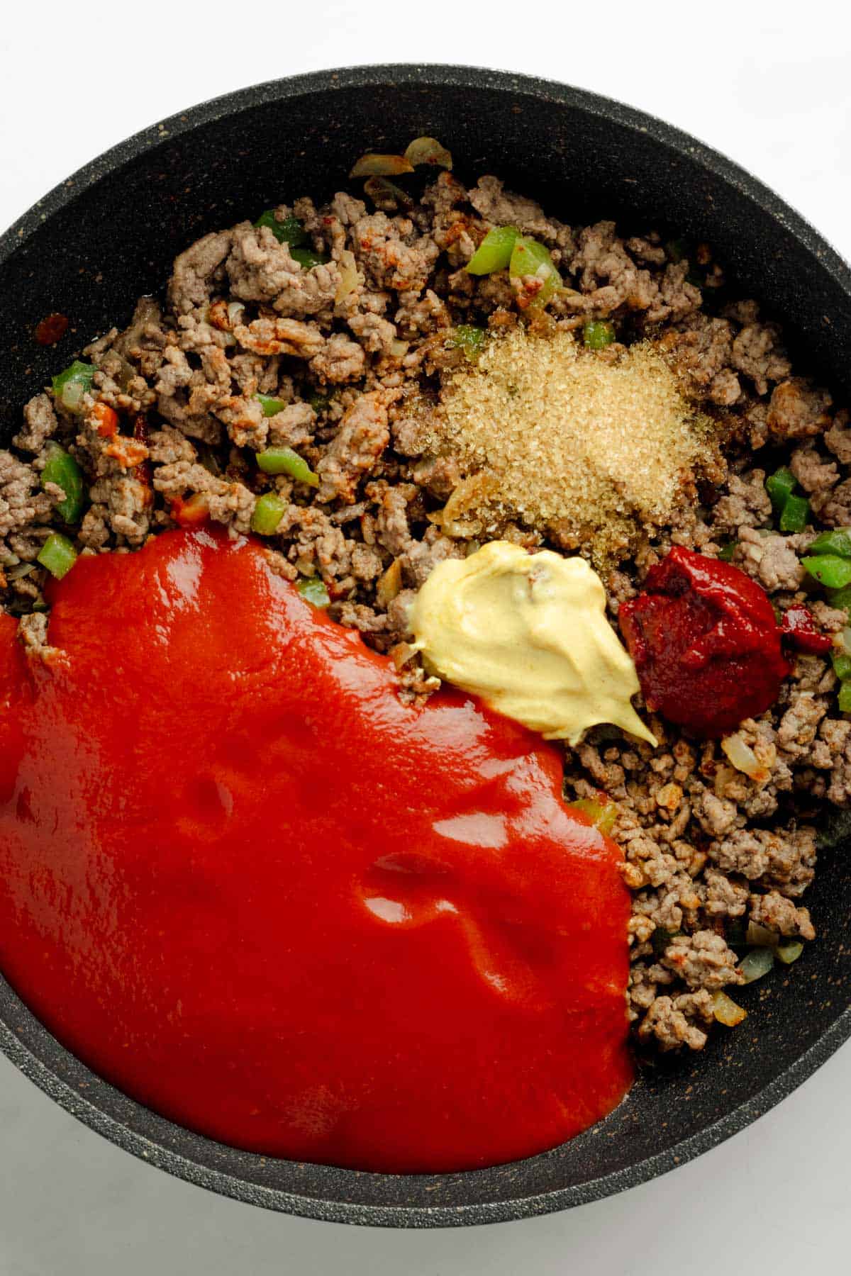 Beef with tomato sauce.