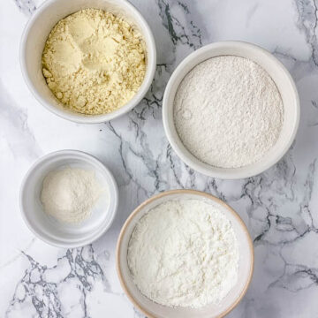 An easy, 4-ingredient homemade gluten free flour blend that comes together in 5 minutes and can be used in place of all purpose flour in most recipes. #glutenfreeflour #glutenfreeflourmix #glutenfreeflourblend #glutenfreebaking