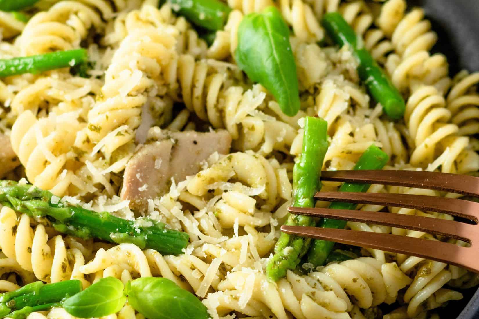 asparagus pasta with chicken.