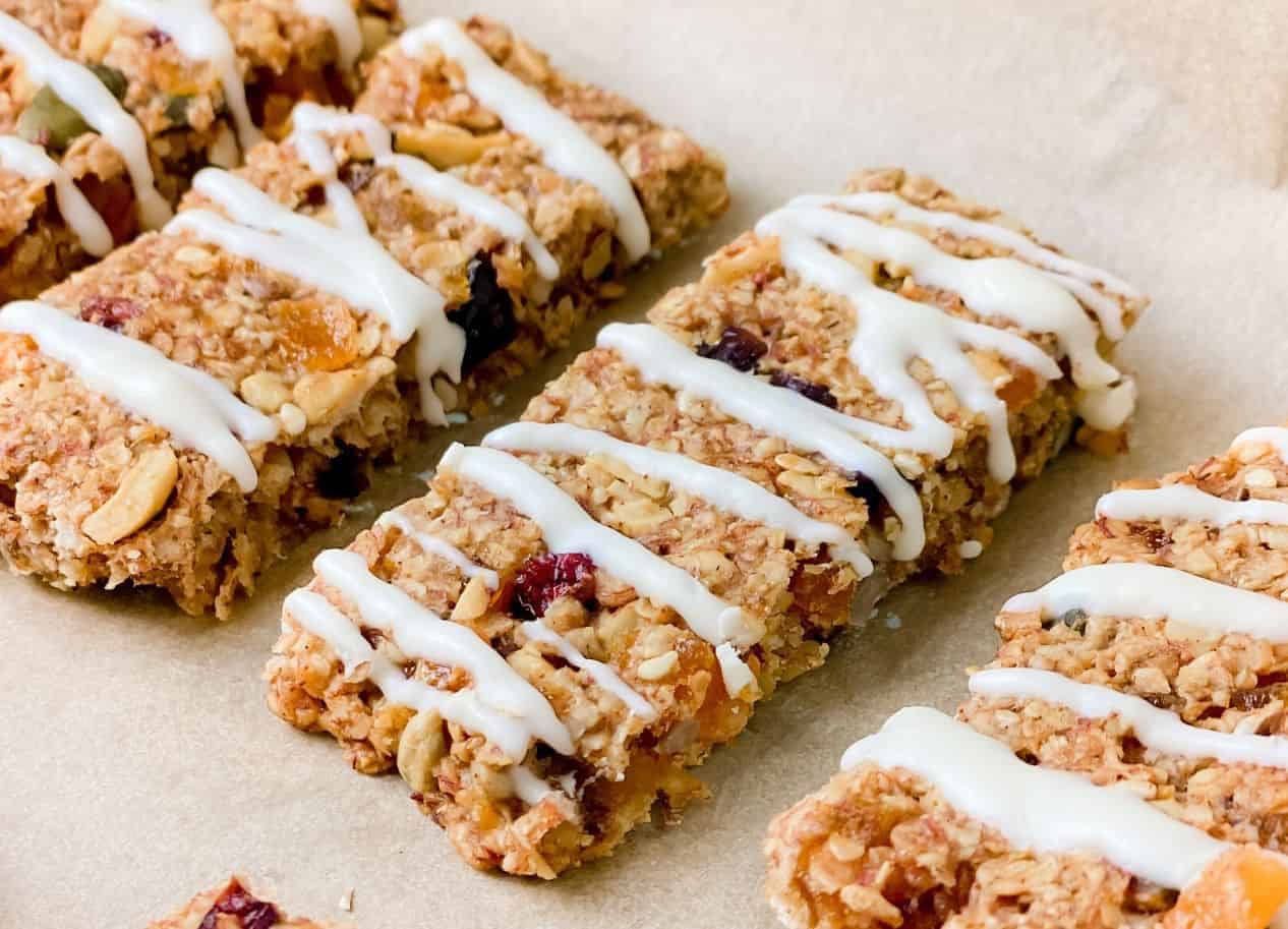 Homemade granola bars with banana are a mix of different fruit, seeds, and coconut oil. Chewy, nutty, and naturally sweetened with banana - a healthy speedy snack on the go.- The Yummy Bowl