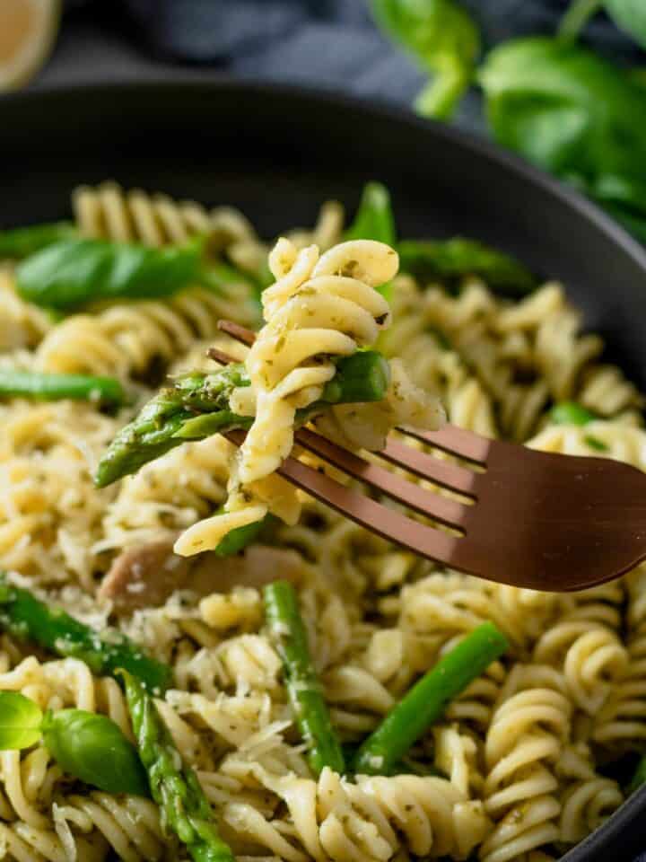 lemon asparagus pasta in skillet