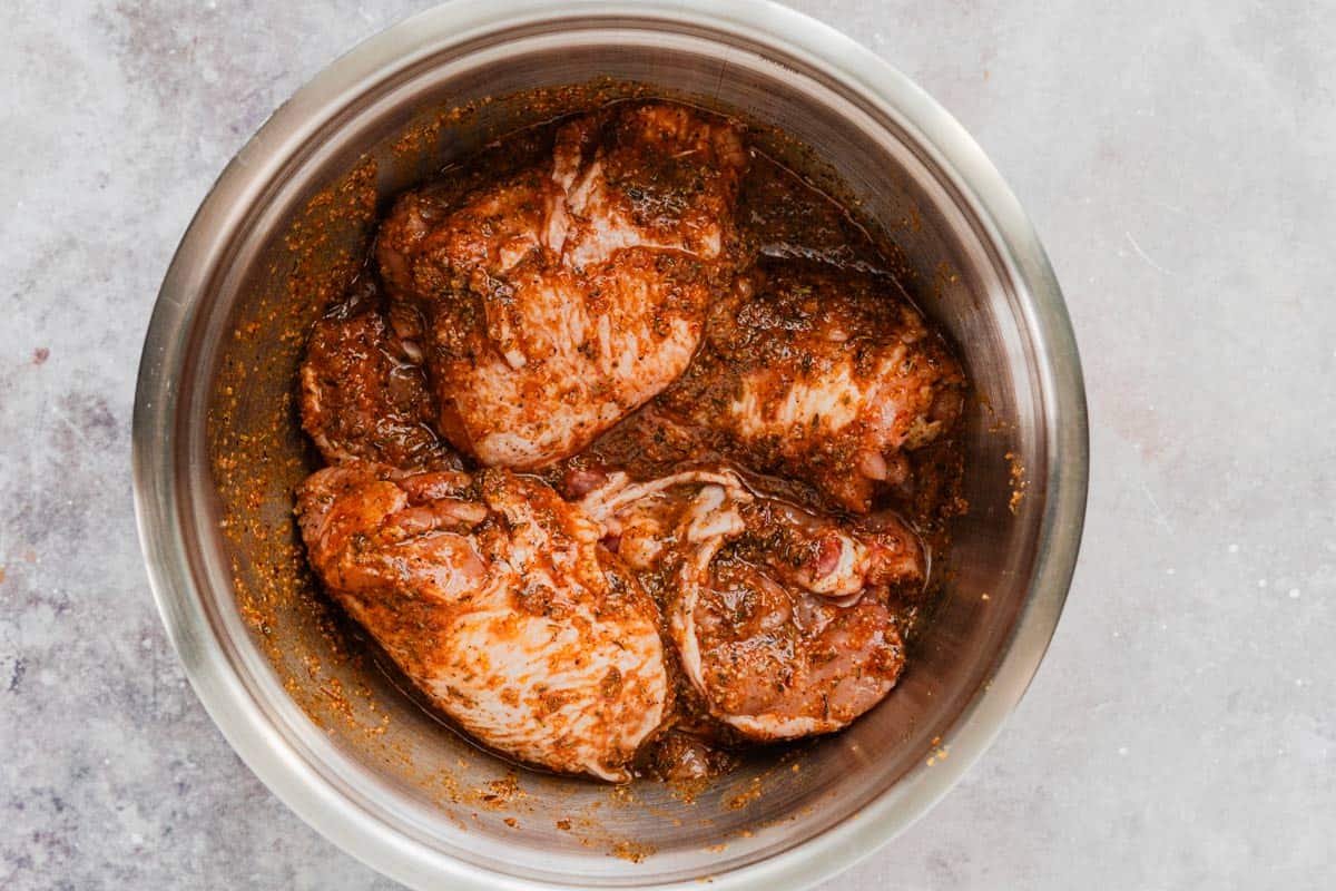 Juicy Mediterranean Chicken Recipe (In Oven!) - The Yummy Bowl