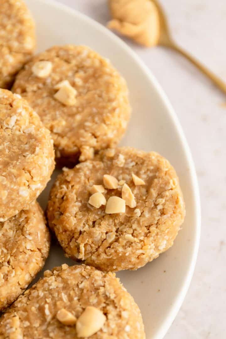 3-ingredient Healthy No Bake Peanut Butter Cookies (Dairy Free)