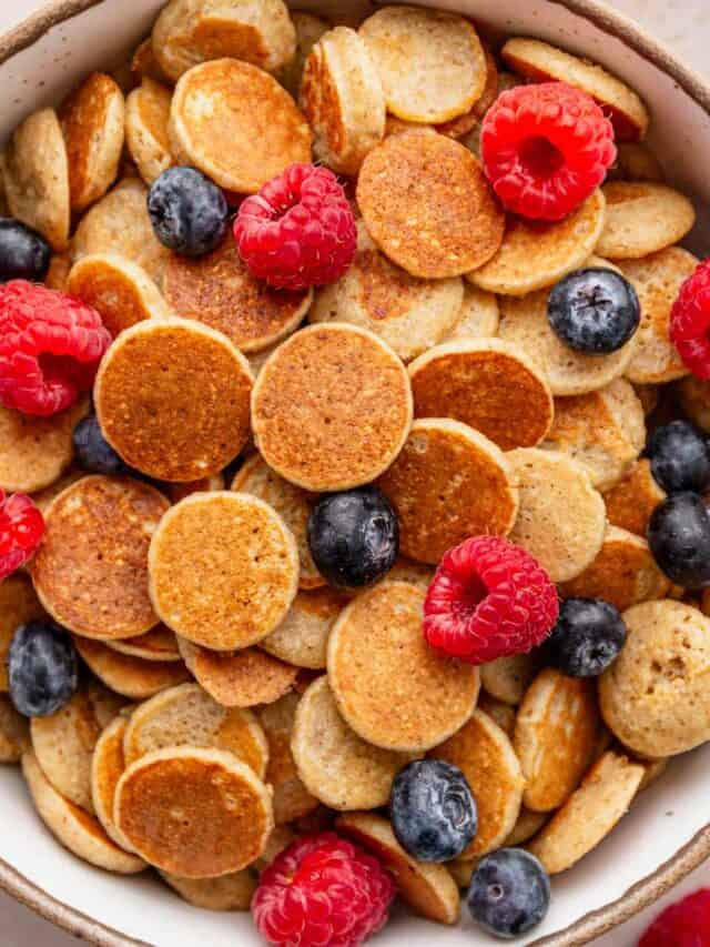 mini pancakes with berries.