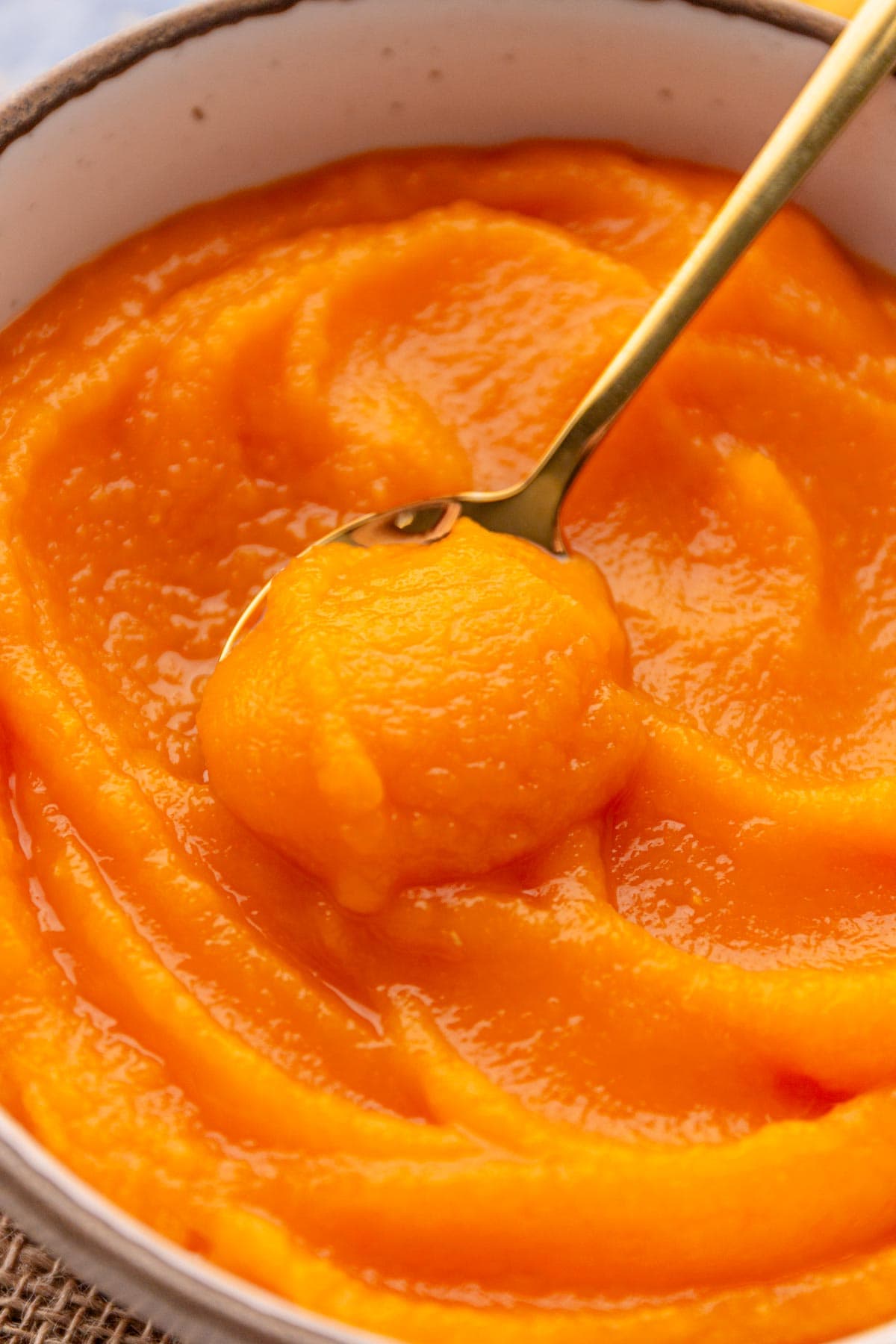 How to make pumpkin puree.