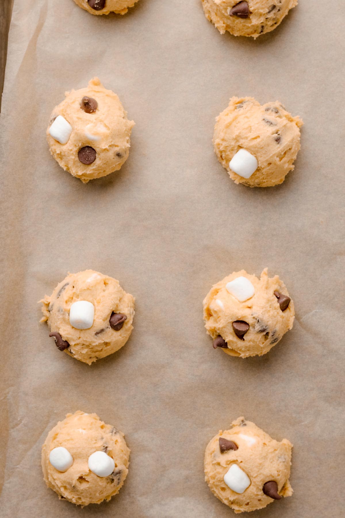 pumpkin smores cookies with chocolate chips.