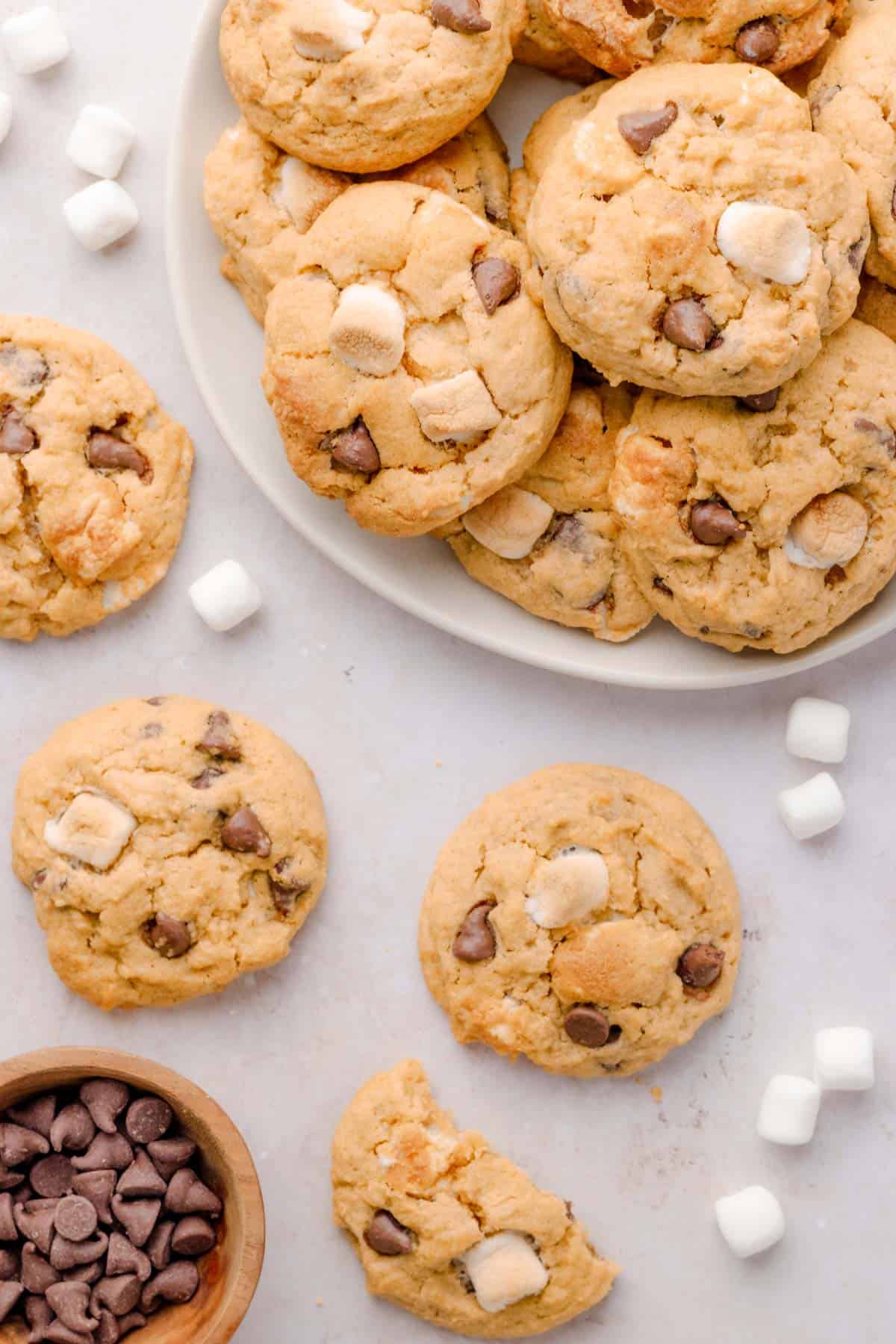 pumpkin smores cookies with chocolate chips.