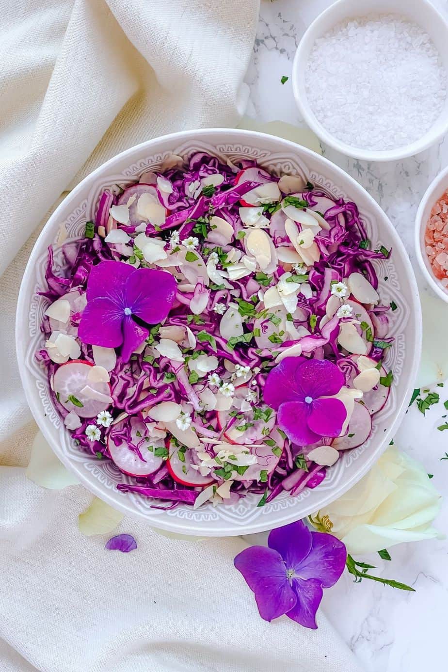 Healthy Purple Cabbage salad with Almonds - Crunchy, healthy, sweet and so easy to make. This salad recipe has only 4 main ingredients and is full of great fresh flavors thanks to delicious Maple Vinegar Salad Dressing.  - The Yummy Bowl