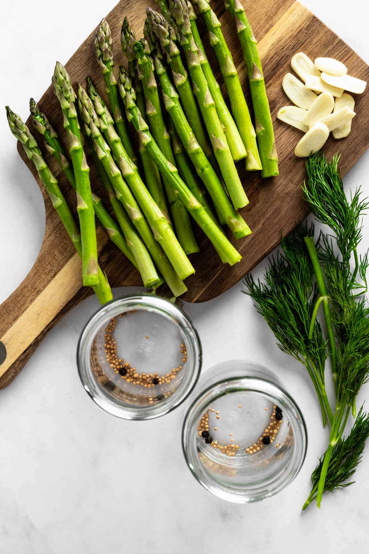 pickled asparagus recipe ingredients.