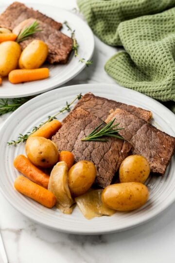 Easy Slow Cooker Rump Roast - The Yummy Bowl