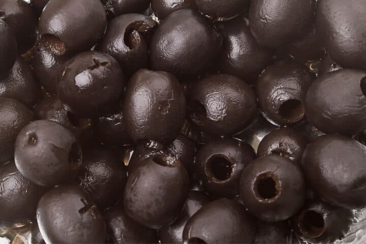 Capers Replacement 15 Best Substitutes For Capers (And How To Use Them) - The Yummy Bowl