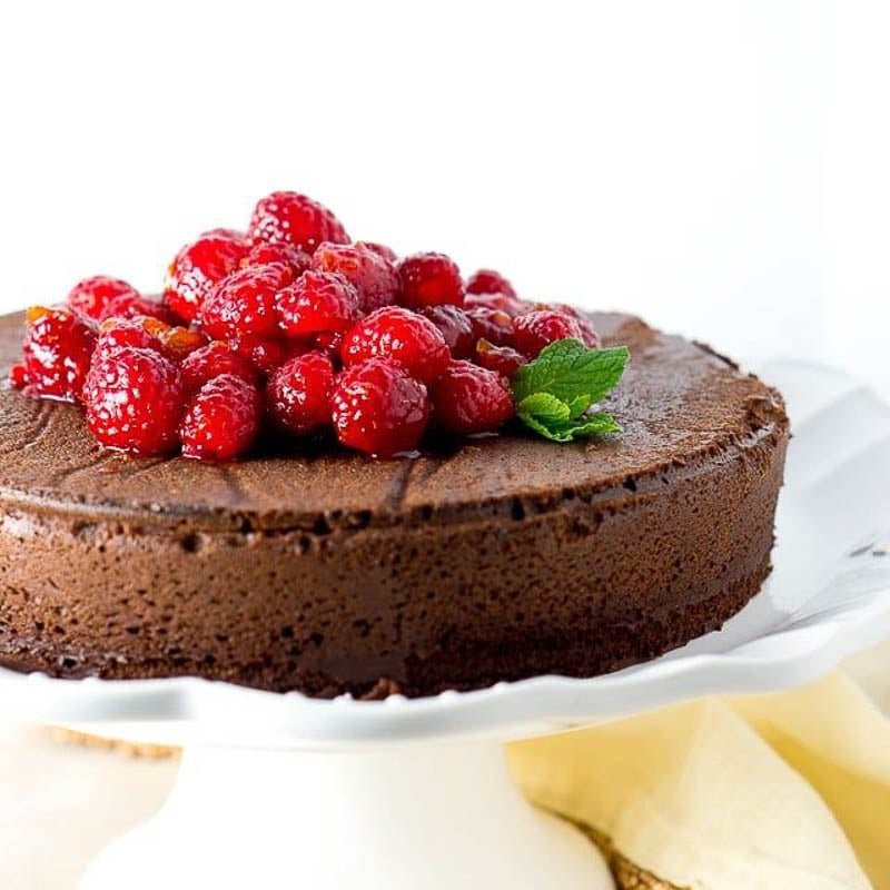 Paleo flourless chocolate cake