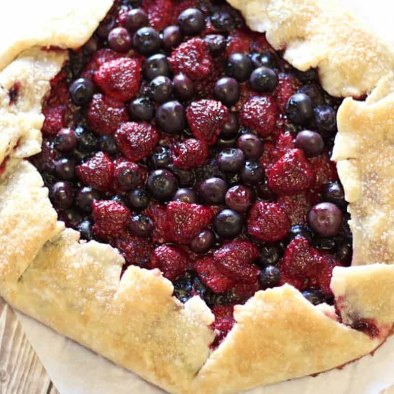Gluten-Free Vegan Rustic Mixed Berry Pie 